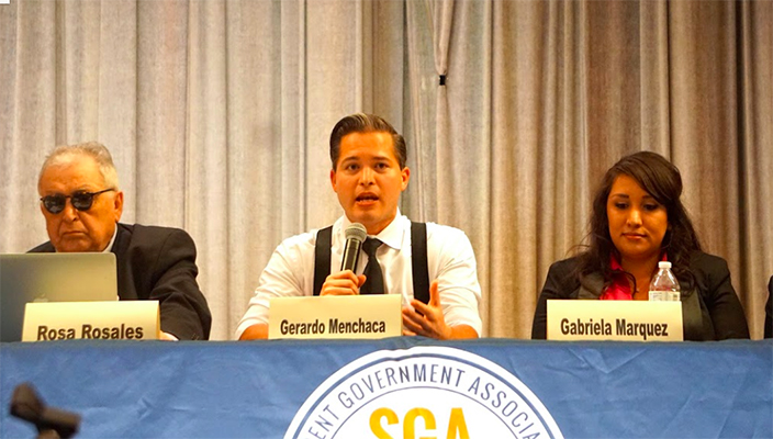 Gerardo Menchaca en un panel de inmigracion en la universidad de Our Lady of the Lake Gerardo Menchaca en un panel de inmigracion en la universidad de Our Lady of the Lake